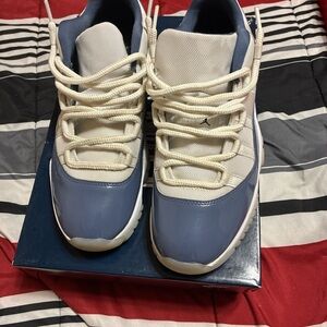 Jordan 11 Retro Low in Midnight Navy and White